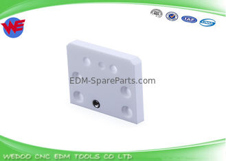CH301 EDM ชิ้นส่วนที่ใช้งานได้ตัวเครื่อง Ceramic Chmer EDM แผ่น Isolator บน 64x76x10T