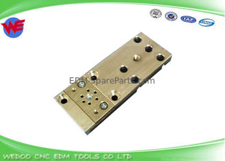 DCH9400 ชิ้นส่วน EDM X055C630G54 ตัวยึดแม่พิมพ์ล่าง Mitsubishi DBG4900 X262D527H01