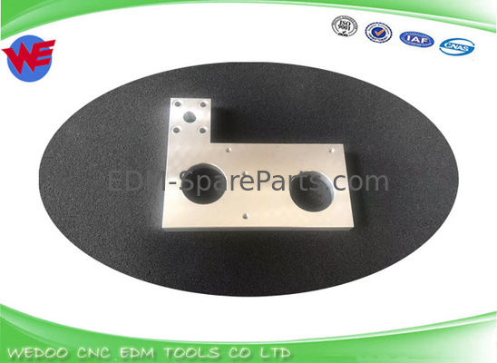 SS วัสดุ DWC Fanuc สาย EDM ชิ้นส่วนการใช้งาน A290-8119-X384 แผ่นบรรทุก 135 * 108MM