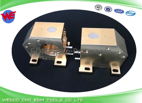 X181A354G51 X181A735G51 ตัวถือคู่นําสําหรับ Mitsubishi FA