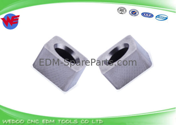 IEC80A715 Makino EDM ชิ้นส่วนคาร์ไบด์ EDM ส่วนบนและล่างทรงสี่เหลี่ยม N001