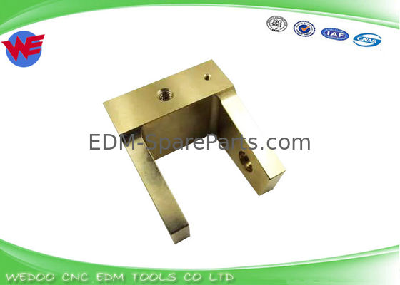 มิตซูบิชิ ที่นั่งคงที่สำหรับเครื่องจักร EDM ล้อ ตัวจับลูกกลิ้งหนีบ 67*78*26